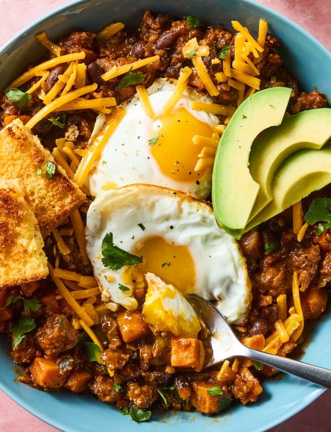leftover-breakfast-chili-lead-67098dc6417a5
